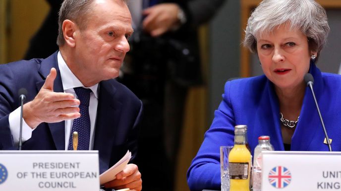 Předseda Evropské rady Donald Tusk a britská premiérka Theresa Mayová. Předseda Evropské rady Donald Tusk a britská premiérka Theresa Mayová.