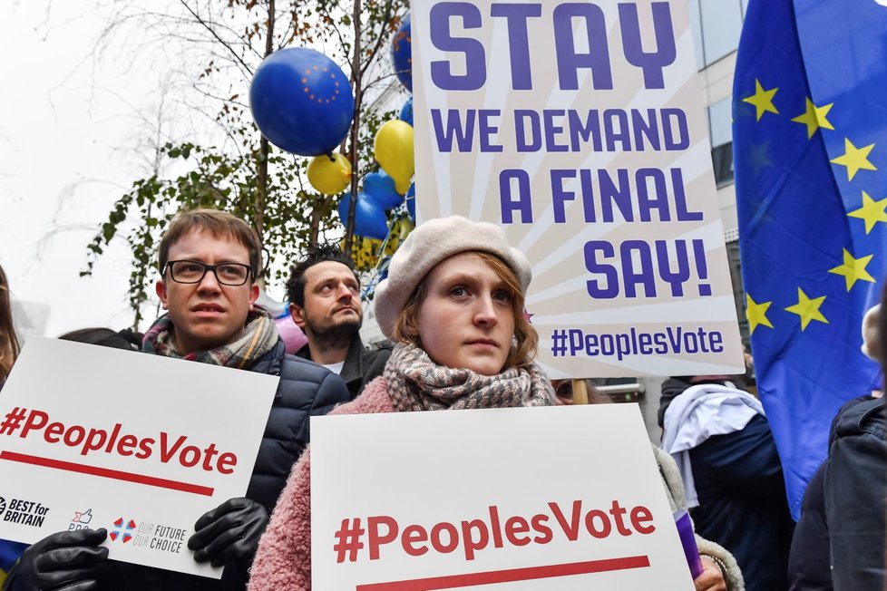 Lídři EU podpořili dohodu o brexitu. (25. 11. 2018).