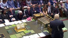 Britský parlament hlasuje o brexitové dohodě, kterou domluvil premiér Boris Johnson (19. 10. 2019)