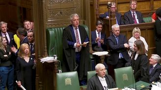 Britští poslanci nechtějí další kolo brexitových hlasování