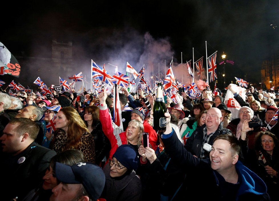 Britové slavili vystoupení země z Evropské unie (1.2.2020).