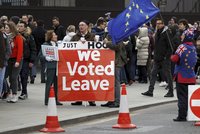 Zbývají minuty: Mayová požádá o odklad brexitu o měsíce, možná i roky