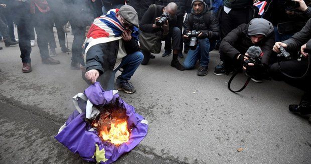 Bruselu došla trpělivost. Za porušení brexitové dohody zahájil s Británií řízení