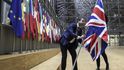 Z budov evropských institucí definitivně zmizely vlajky Velké Británie (31.1.2020)
