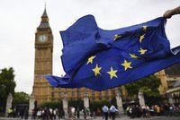 Britové posvětili brexit: Pro odchod z EU hlasovalo skoro 500 poslanců