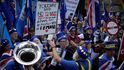 Před britským parlamentem protestovali příznivci i odpůrci brexitu