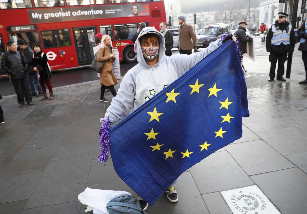 Brexit je tady, i když s tím část Britů navzdory výsledku referenda nesouhlasí.