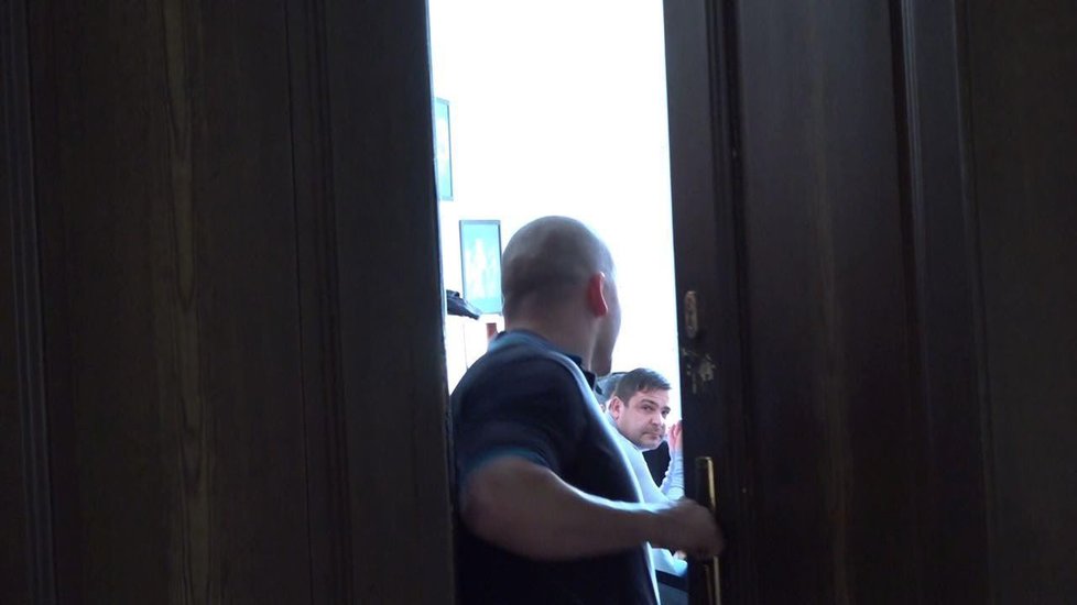 Policie v souvislosti s kauzou zadržela vlivného sociálního demokrata Karla Březinu (ČSSD).