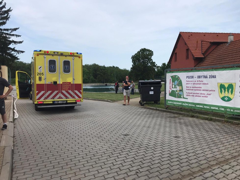 Čtyřletá holčička se topila na koupališti v Březiněvsi, pod vodou byla čtyři minuty.