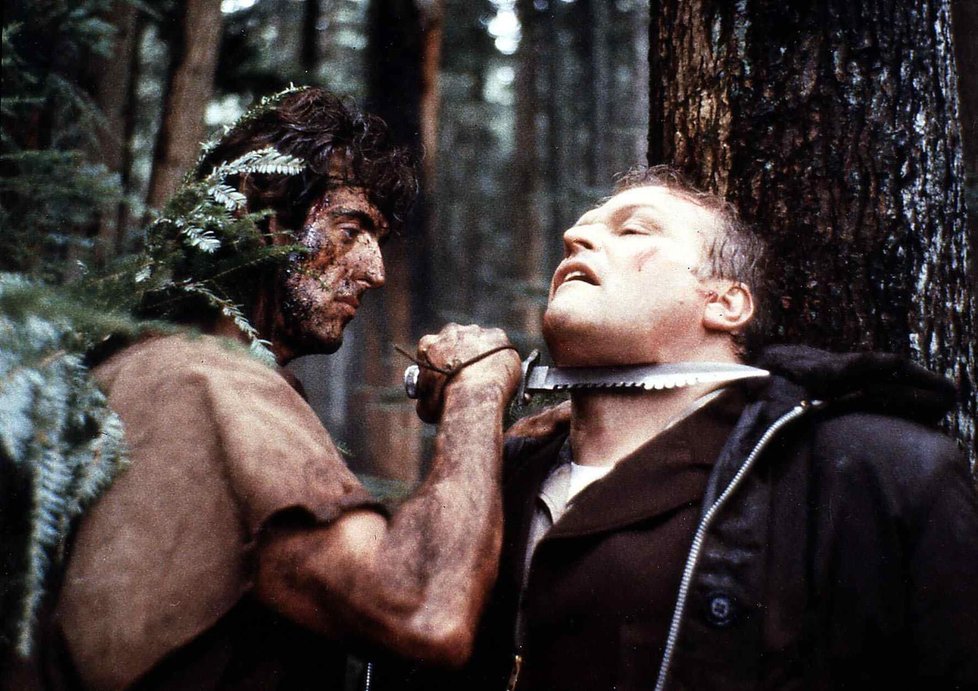 Brian Dennehy a Sylvester Stallone ve filmu Rambo