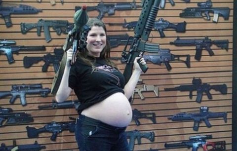 Těhotná a se zbraní v ruce? Těmto Američankám je vše jedno