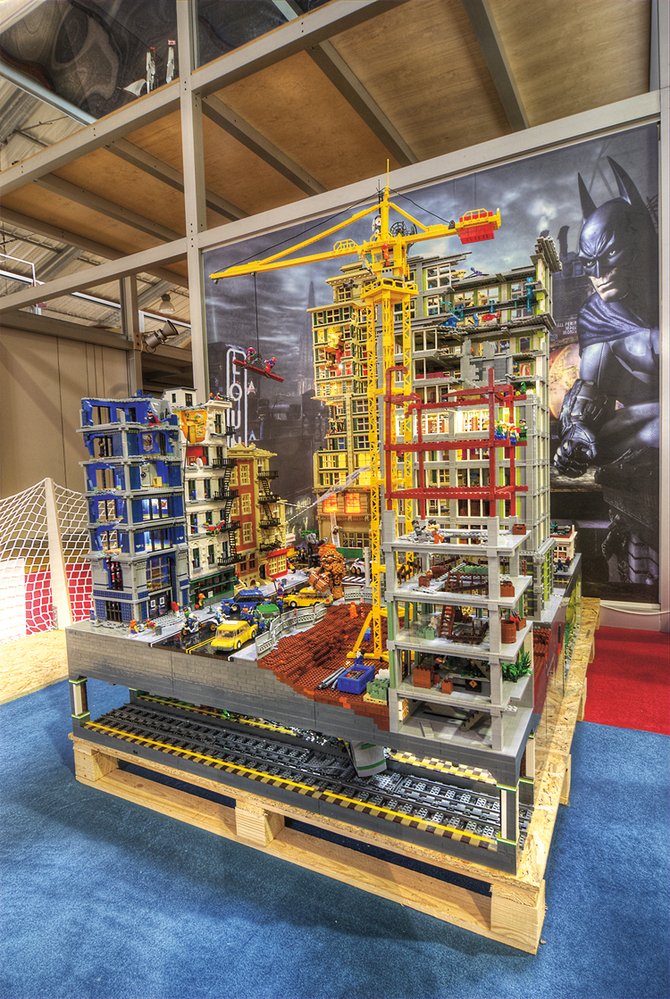 V Praze právě probíhá největší výstava modelů z kostek LEGO. Všeho nechte a mazejte se podívat! Brick Republic musíte vidět