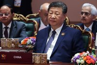Si Ťin-pchingovo podlomené zdraví: Prezidentovi Číny se na summitu udělalo zle, vynechal gala s Putinem