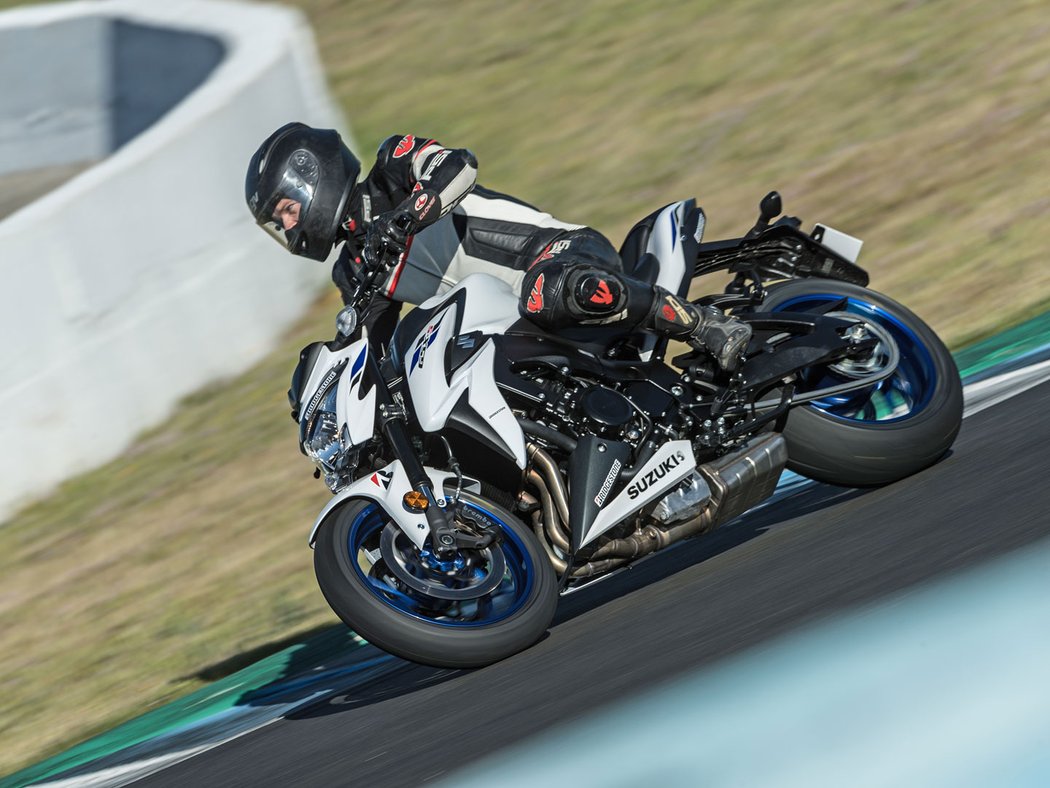 Bridgestone Batllax Hypersport S22