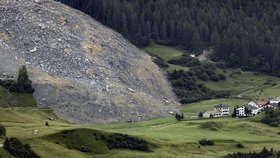 Ve Švýcarsku se sesuly skalní masy, těsně minuly vesnici Brienz (16.6.2023)