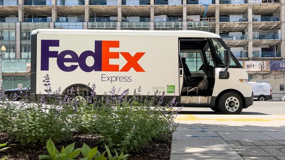 FedEx je obviněn z největšího podvodu se stočenými tachometry v historii