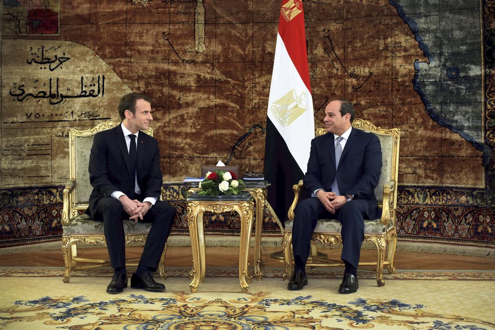 Macron v Egyptě jednal se svým protějškem Sísím.
