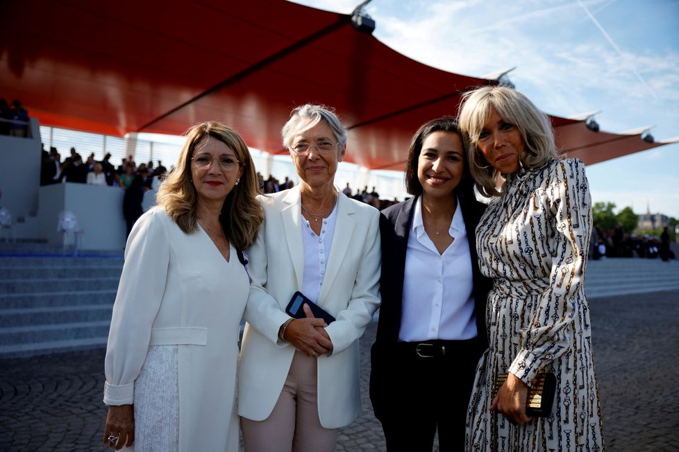 Oslavy ve Francii: První dáma Brigitte Macronová (14.7.2022)