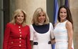 Macronová přivítala v Paříži Jill Bidenovou a její dceru Ashley (25.7.2023)