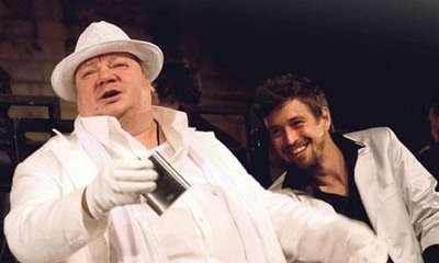 Brilantní Falstaff. Ostravský herec Norbert Lichý (na prvním snímku vlevo) připomíná nejlepší herce, kteří kdy postavu Falstaffa interpretovali