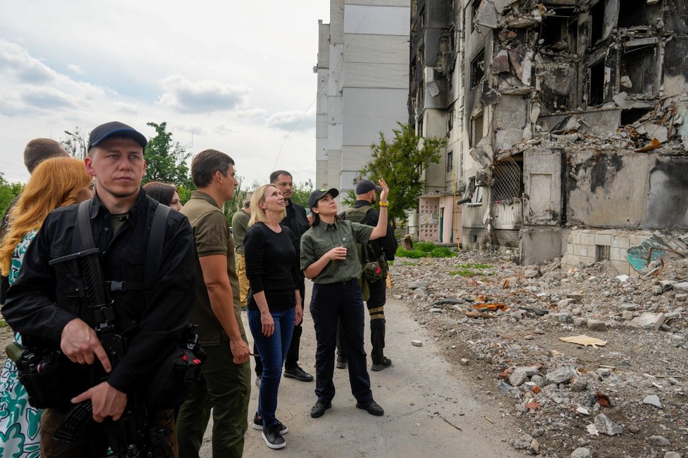 Válka na Ukrajině: Návštěva Kyjeva americké velvyslankyně Bridget Brinkové (4.6.2022)