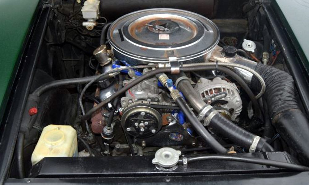 Zadní kola Bristolu 603 poháněl motor Chrysler V8 s objemem 5,9 litru, výkonem 172 k (126,5 kW) a točivým momentem 366 Nm.