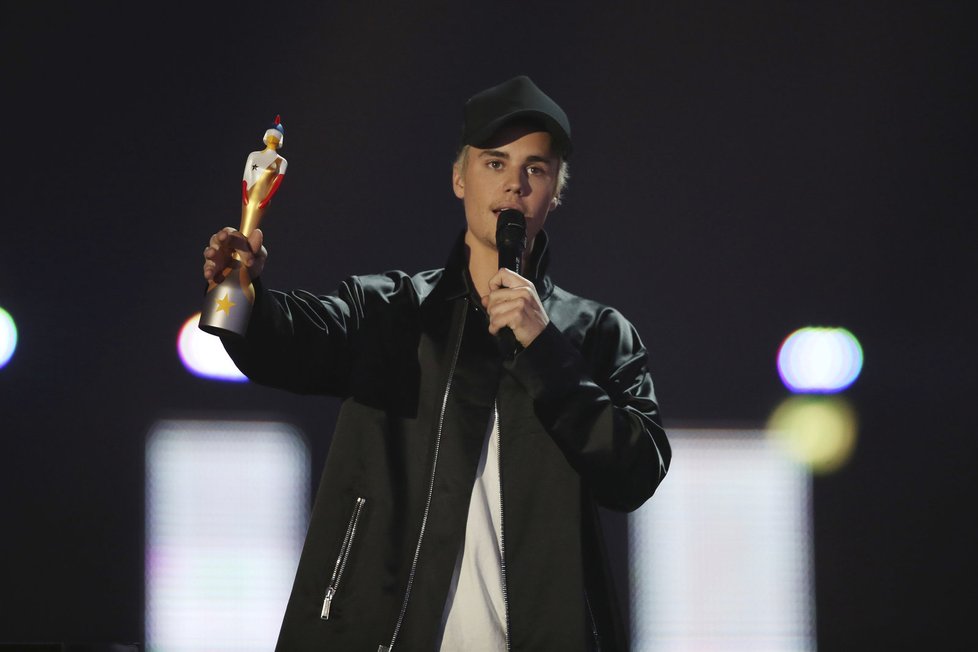 Justin Bieber s cenou BRIT Awards 2016