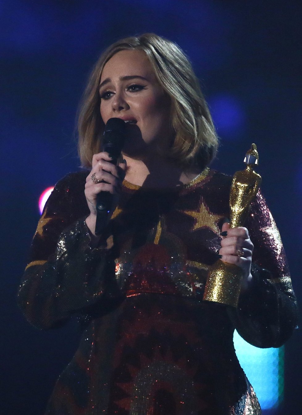 Adele ovládla BRIT Awards 2016.