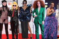 Ceny Brit Awards jako na plese příšer: Šokující sado-maso modely i plesové šaty moderátora