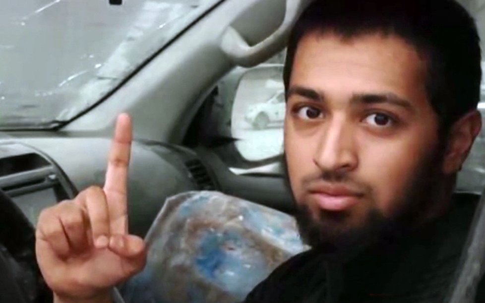 Brit Talha Asmal (†17) se na příkaz velitelů ISIS zabil při sebevražedném atentátu v Iráku