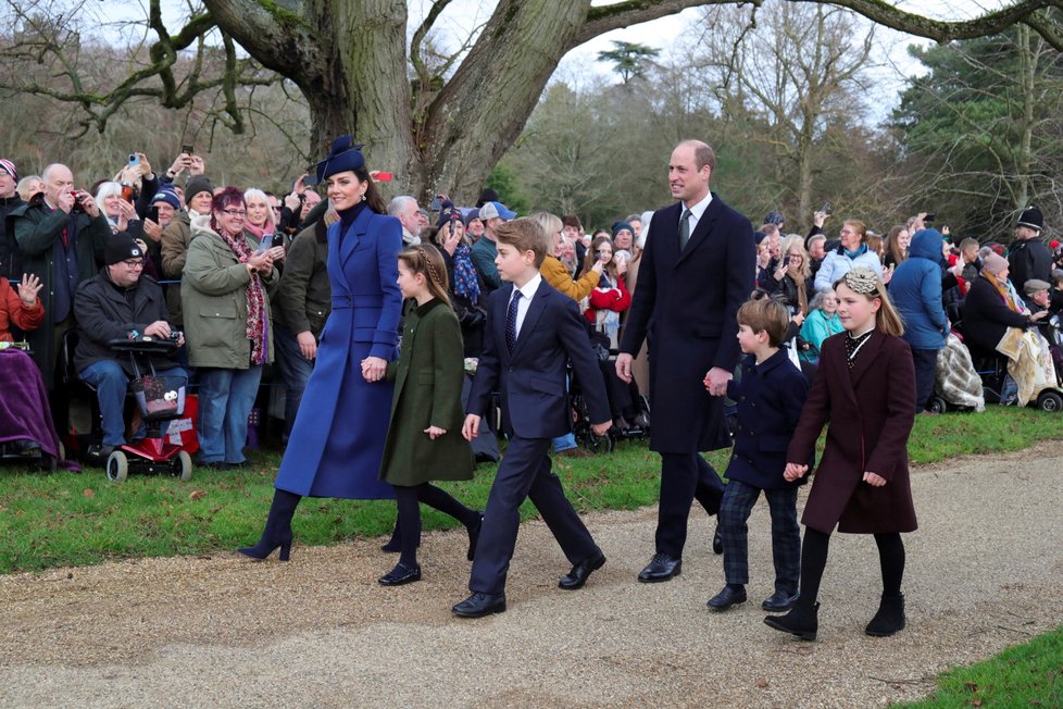 Britská královská rodina cestou na bohoslužbu v Sandringhamu (25. 12. 2023).