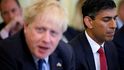 Rishi Sunak (vpravo) a bývalý ministerský předseda Velké Británie Boris Johnson