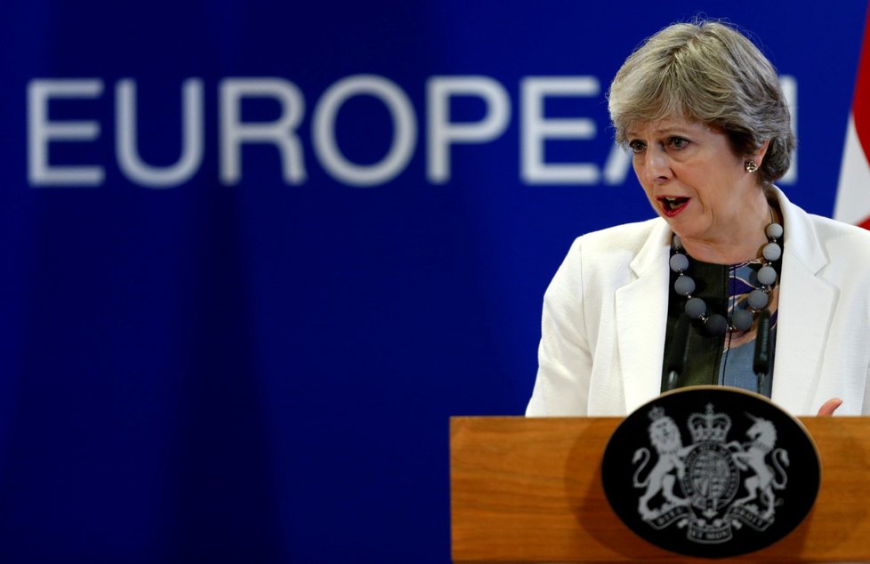 Pokud se Británie nedohodne s Evropskou unií na nových vzájemných vztazích do svého odchodu ze společenství, nenastane žádný konec světa, prohlásila britská premiérka Theresa Mayová.