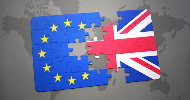 Britská vláda se slepě řítí vpřed. Plán brexitu nemá, tvrdí uniklý dokument