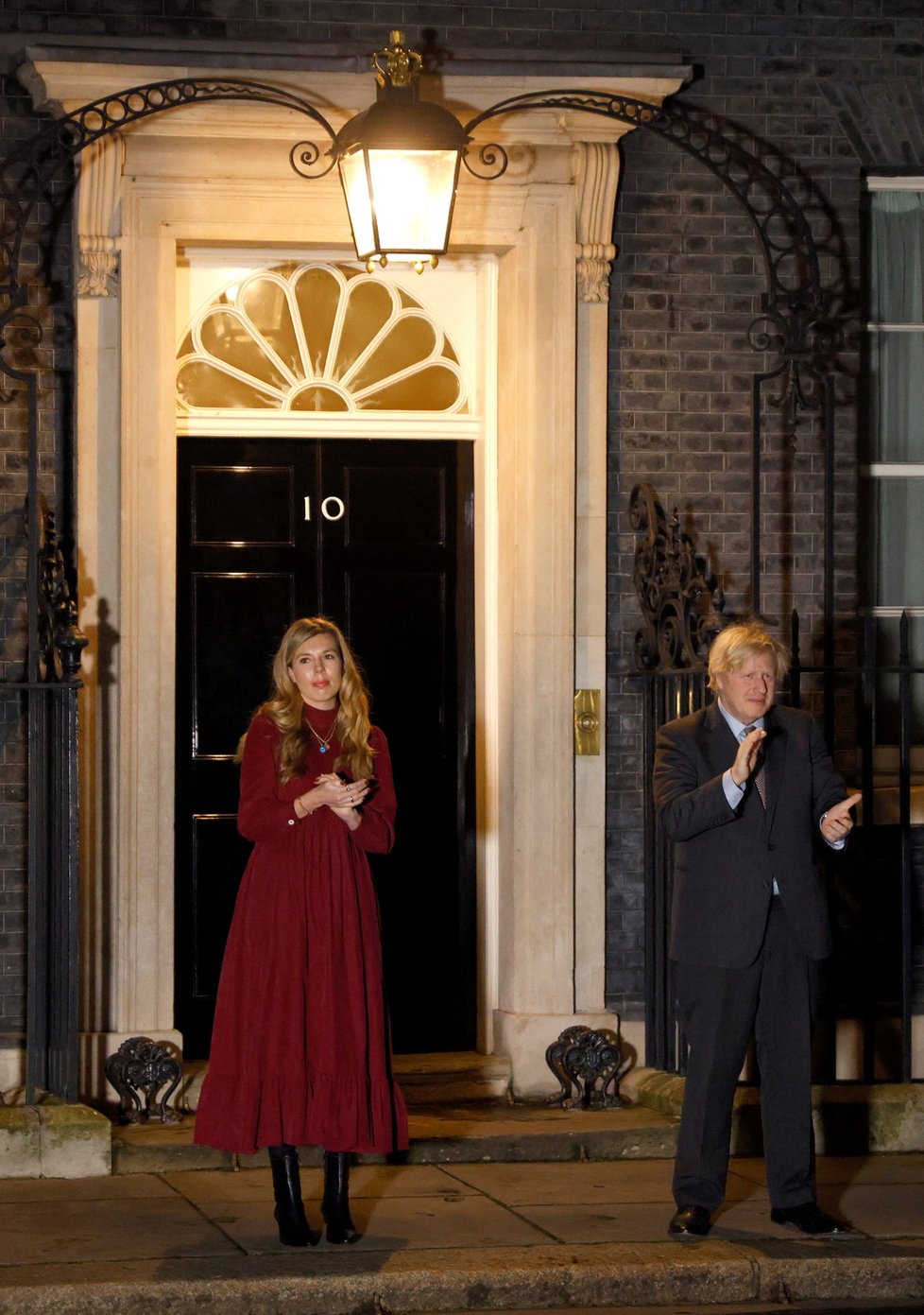 Britský premiér Johnson se snoubenkou Carrie Symondsovou.