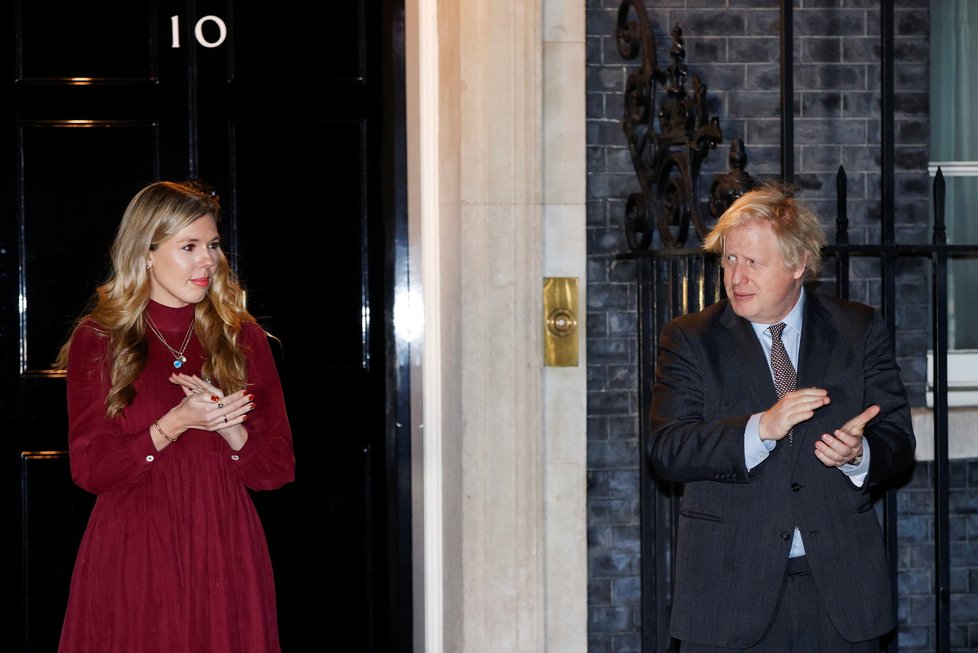 Britský premiér Johnson se snoubenkou Carrie Symondsovou.