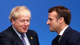 Britský premiér Boris Johnson a francouzský prezident Emmanuel Macron
