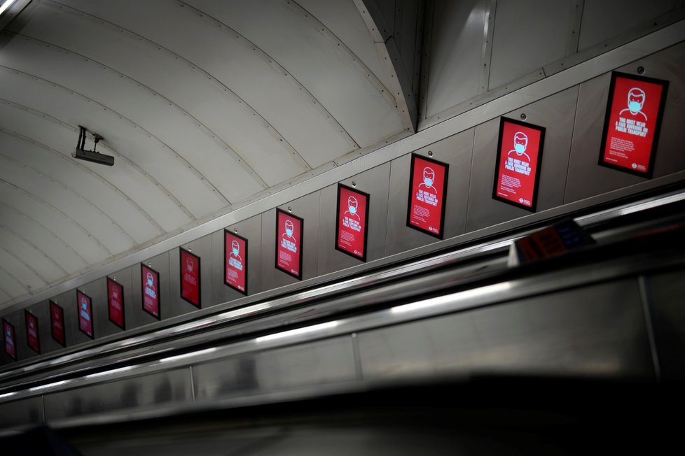 Londýnské metro v době covidu (prosinec 2012)
