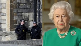 Ozbrojený muž pronikl do areálu britského královského hradu Windsor, byl zadržen, (25.12.2021).