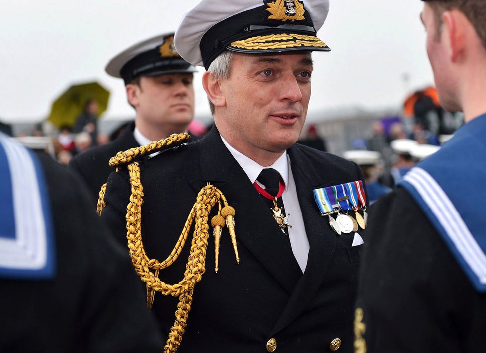 Britské vojačky v posteli s námořníky: Opatření má posílit „týmového ducha“