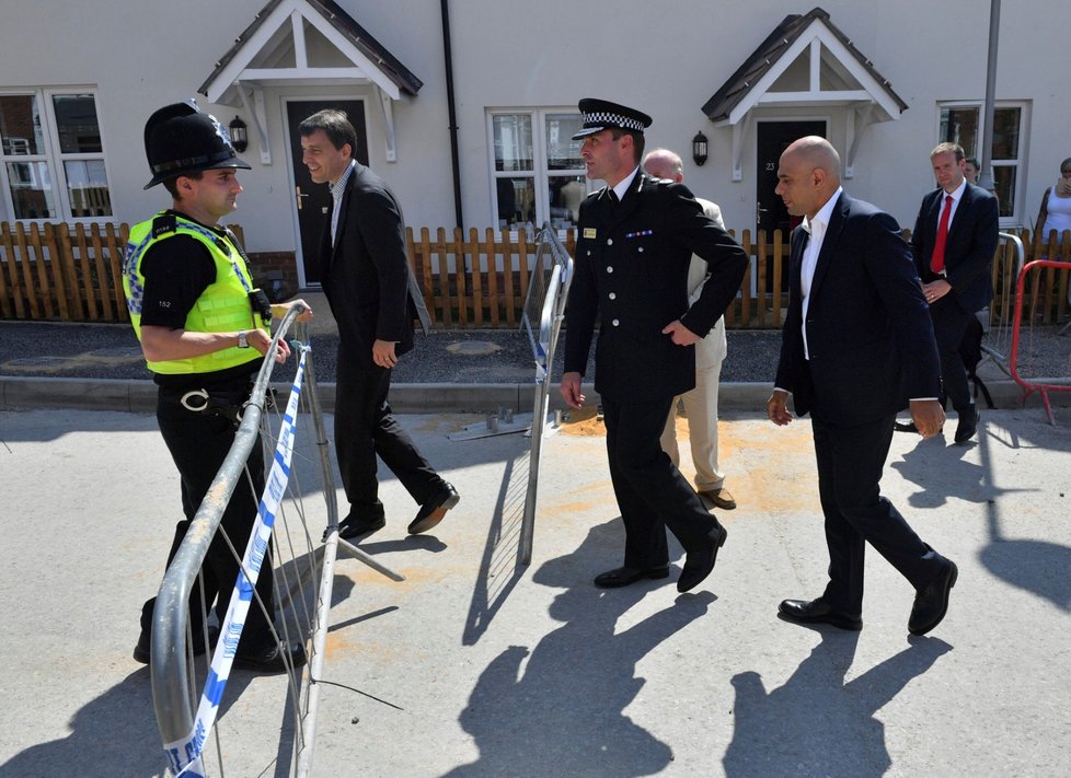 Oblast útoku navštívil i britský ministr vnitra Sajid Javid (8.7.2018).