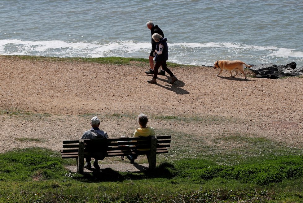 Britské pláže zejí prázdnotou kvůli koronaviru (21. 4. 2020)