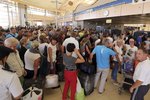 V Egyptě na odlet čekají tisíce lidí, převážně Britů a Rusů.