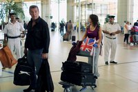 Chaos na letišti v Egyptě: 20 tisíc britských turistů nemůže domů