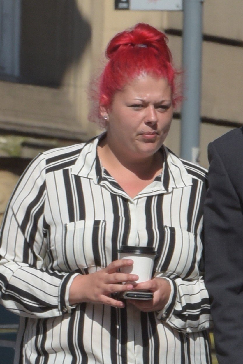 V případu je obviněná i matka dítěte Laura Daviesová (25)