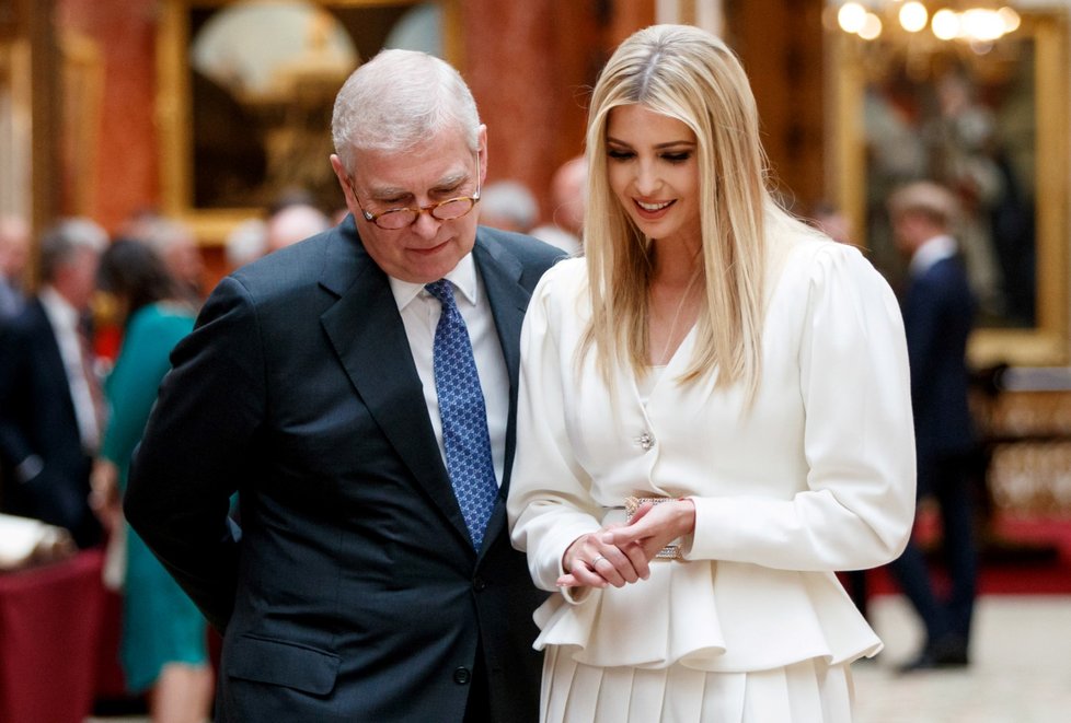 Ivanka Trumpová a princ Andrew při příjezdu do Westminster Abbey