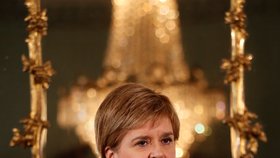 Skotská premiérka Nicola Sturgeonová, jejíž strana ve volbách ztratila nejvíc.