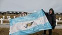 Veteráni na vojenském hřbitově na Falklandách Veteráni na vojenském hřbitově na Falklandách