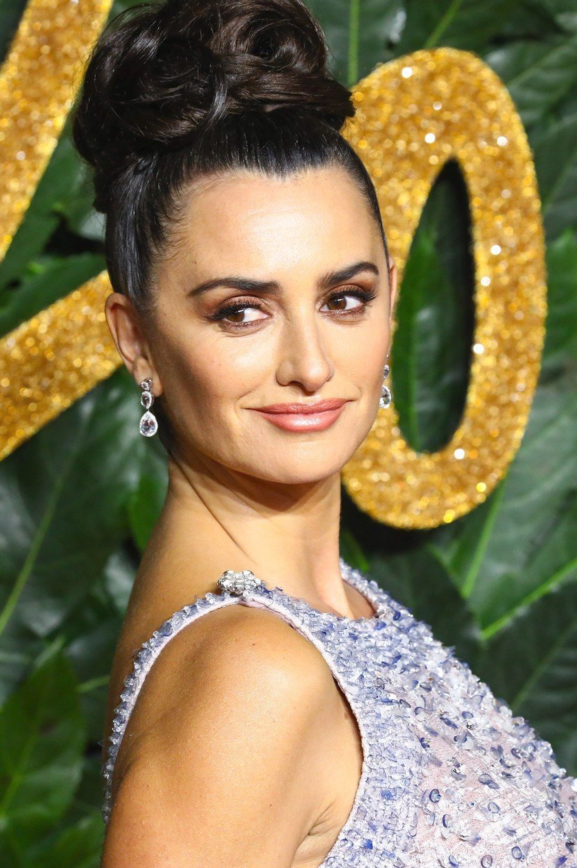 Penélope Cruz na předávání britských módních cen British Fashion Awards v Londýně.