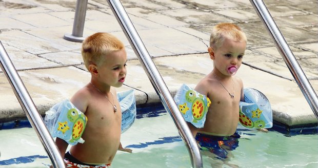 Sean Preston (4, vlevo) a Jayden (3) vypadají jako dvojčata
